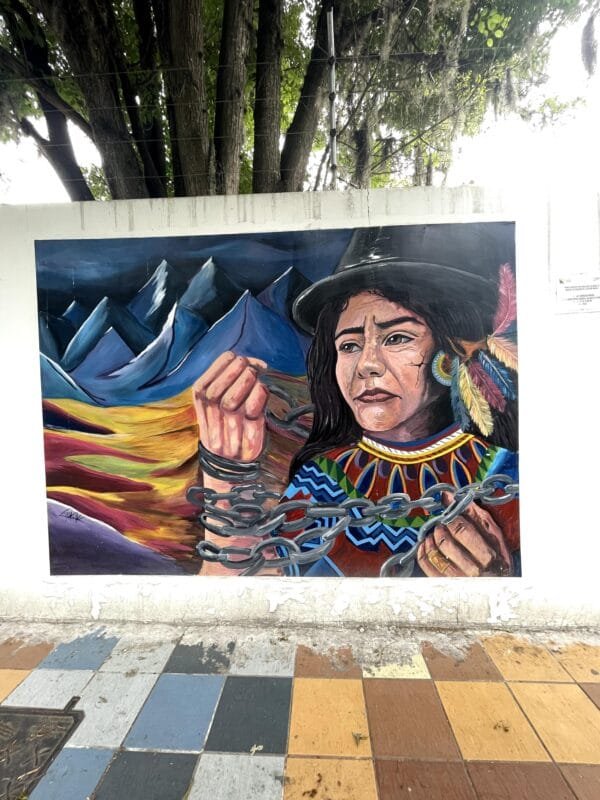 mural la feminidad andina