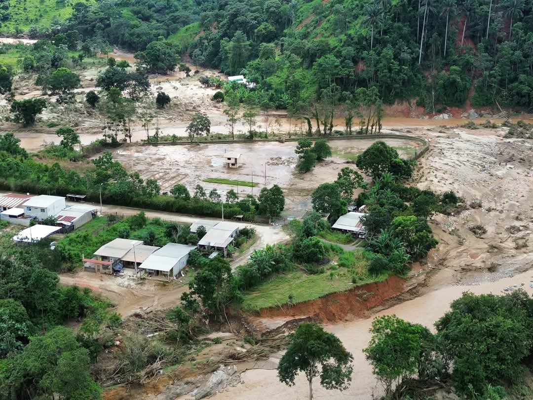 Inundación en carretera