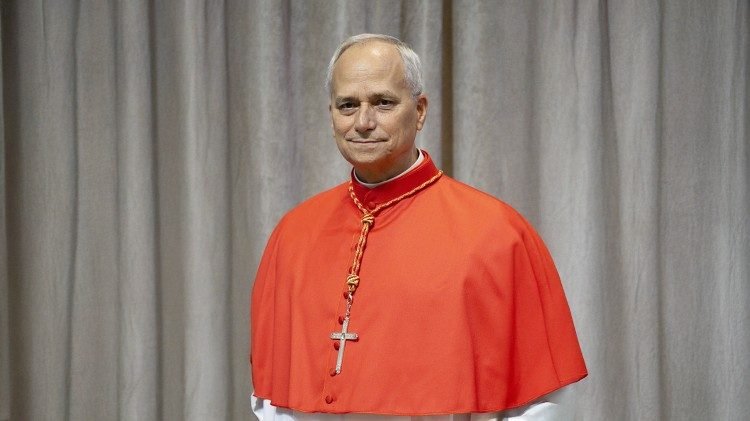 Cardenal Robert Prevost en un evento eclesiástico