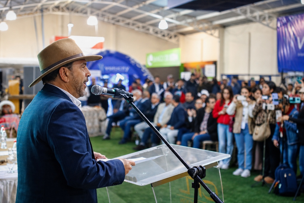 Ceremonia oficial de inauguración de la Expoagropecuaria en Loja